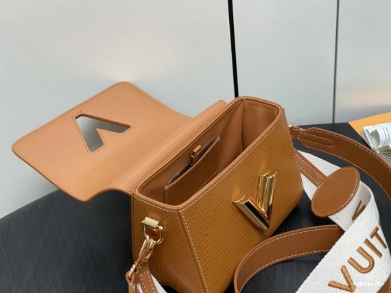 MM-23*17*9.5CM TWIST VUITTON LOUIS 0201